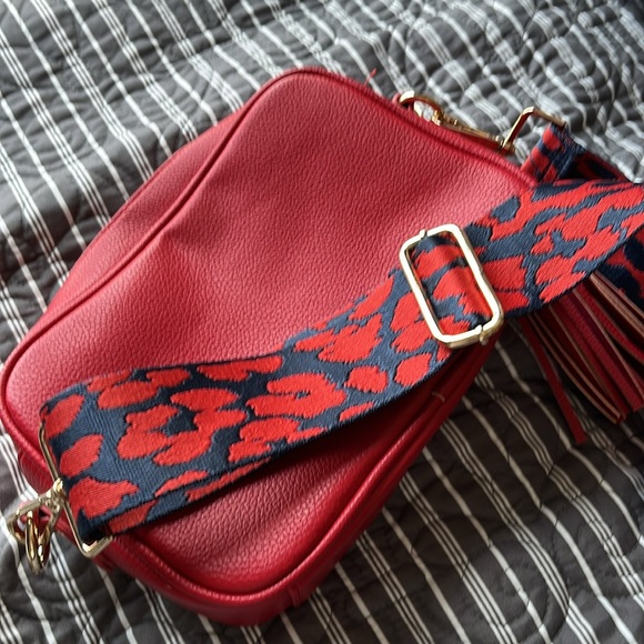 Ahdorned Tassel Bag with Zip Top and Strap - Picture 6 of 9